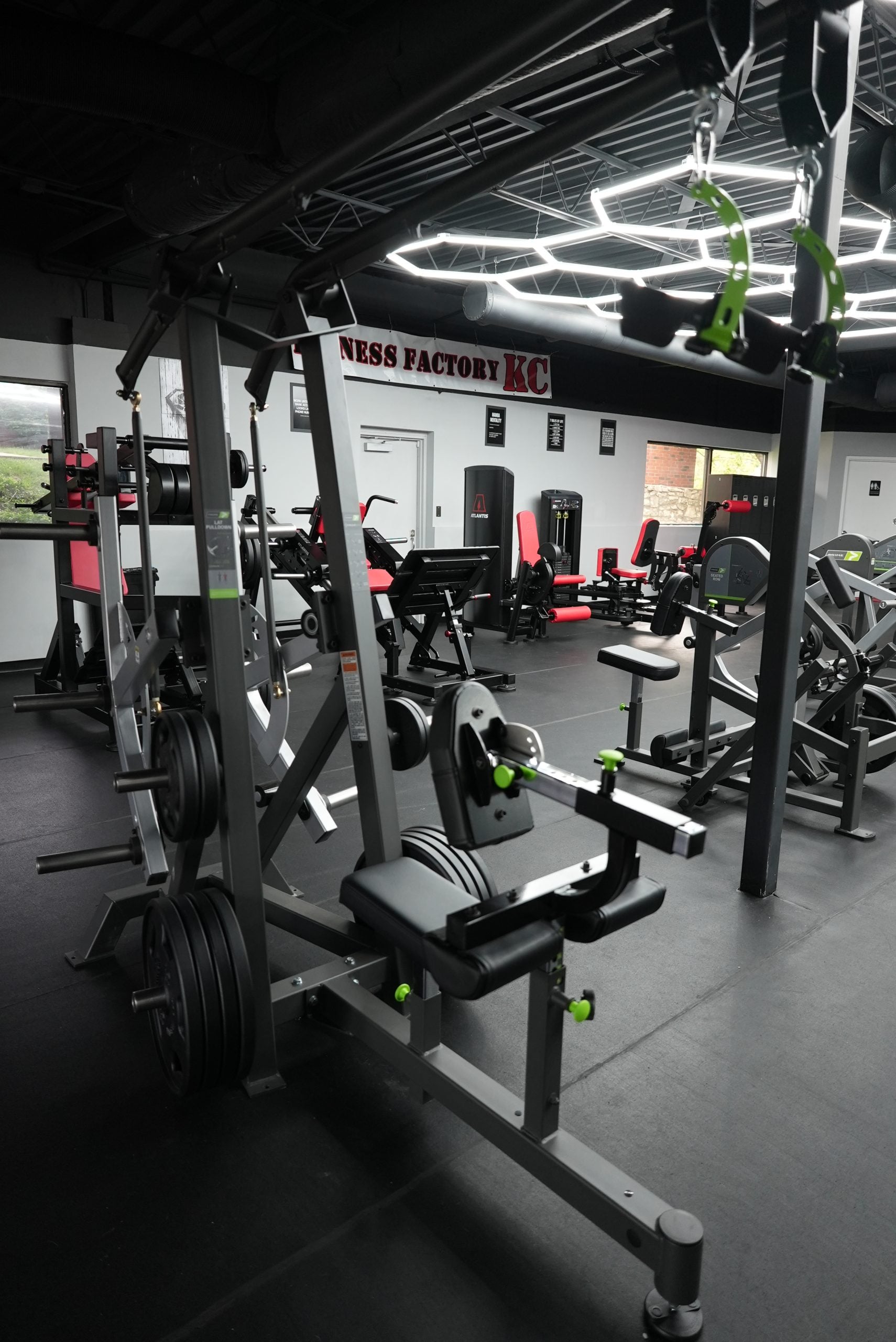 prime fitness equipment at 24hr gym in overland park, ks